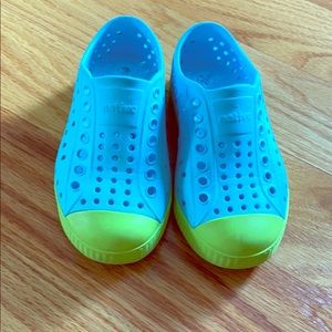 KIDS size 9 Native shoes